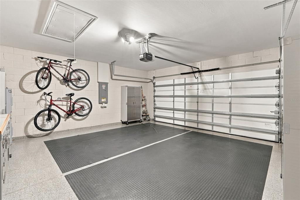 For Sale: $399,000 (3 beds, 2 baths, 1676 Square Feet)