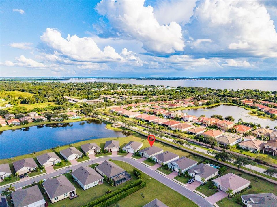 For Sale: $399,000 (3 beds, 2 baths, 1676 Square Feet)