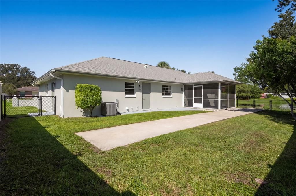 En Venta: $665,900 (3 camas, 2 baños, 1685 Pies cuadrados)