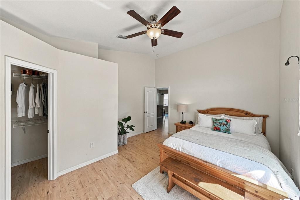 En Venta: $305,000 (3 camas, 2 baños, 1438 Pies cuadrados)
