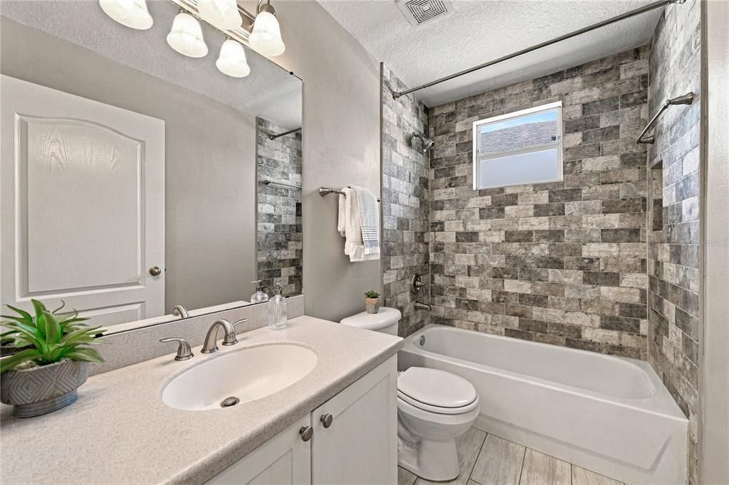En Venta: $305,000 (3 camas, 2 baños, 1438 Pies cuadrados)