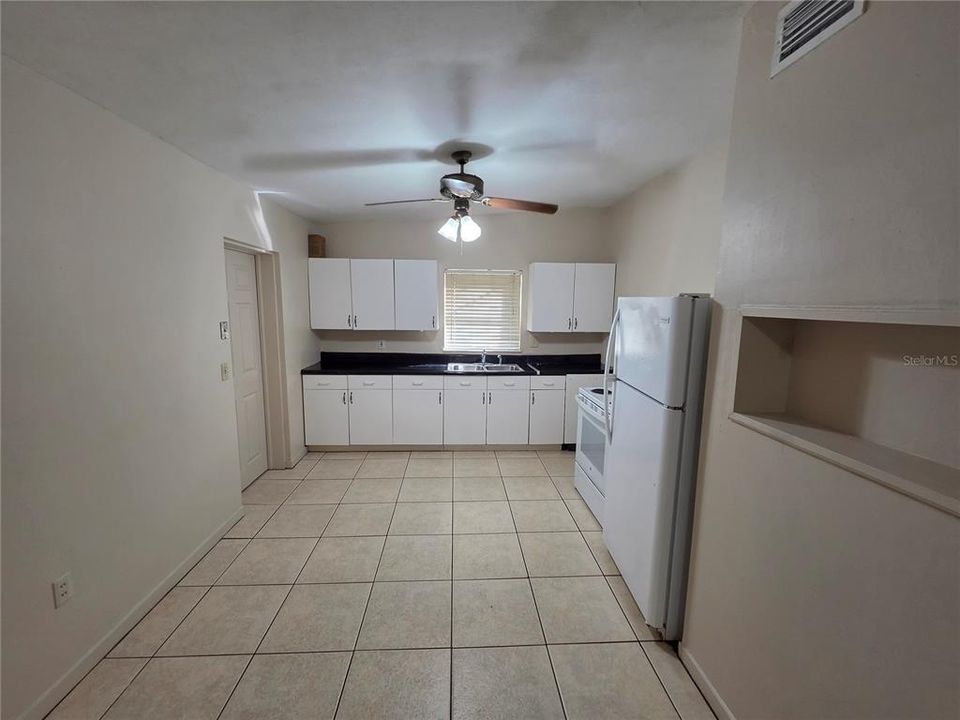 For Rent: $1,550 (2 beds, 1 baths, 1175 Square Feet)