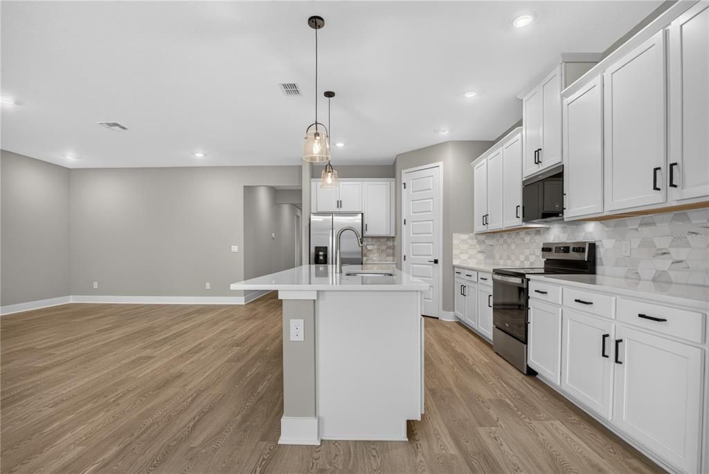 For Rent: $2,500 (4 beds, 3 baths, 2190 Square Feet)