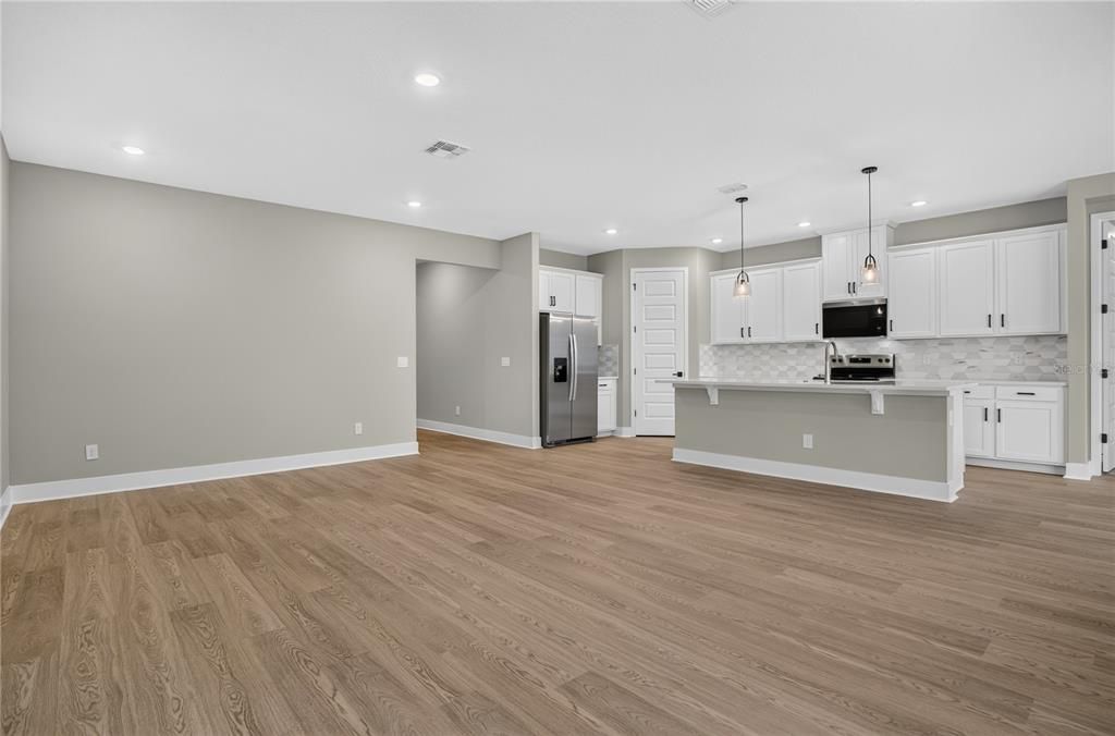 For Rent: $2,500 (4 beds, 3 baths, 2190 Square Feet)