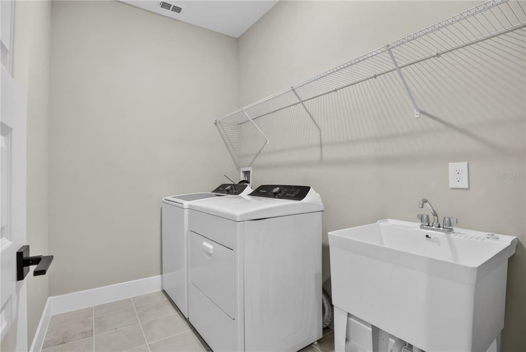 For Rent: $2,500 (4 beds, 3 baths, 2190 Square Feet)