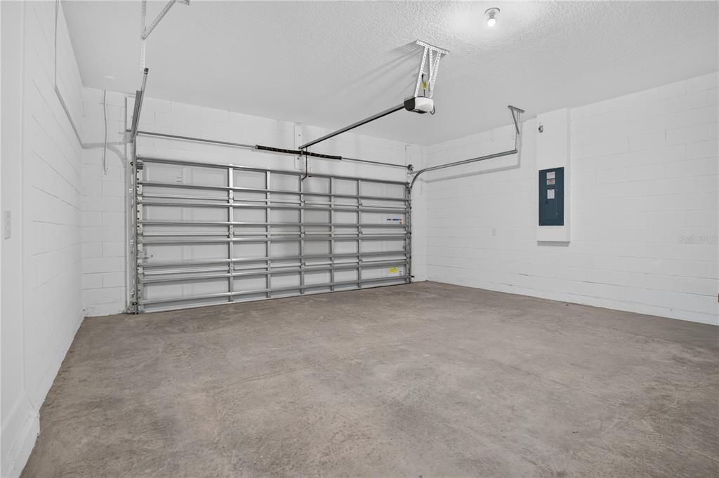 For Rent: $2,500 (4 beds, 3 baths, 2190 Square Feet)