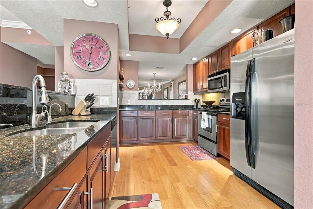 待售: $735,000 (2 贝兹, 2 浴室, 1484 平方英尺)