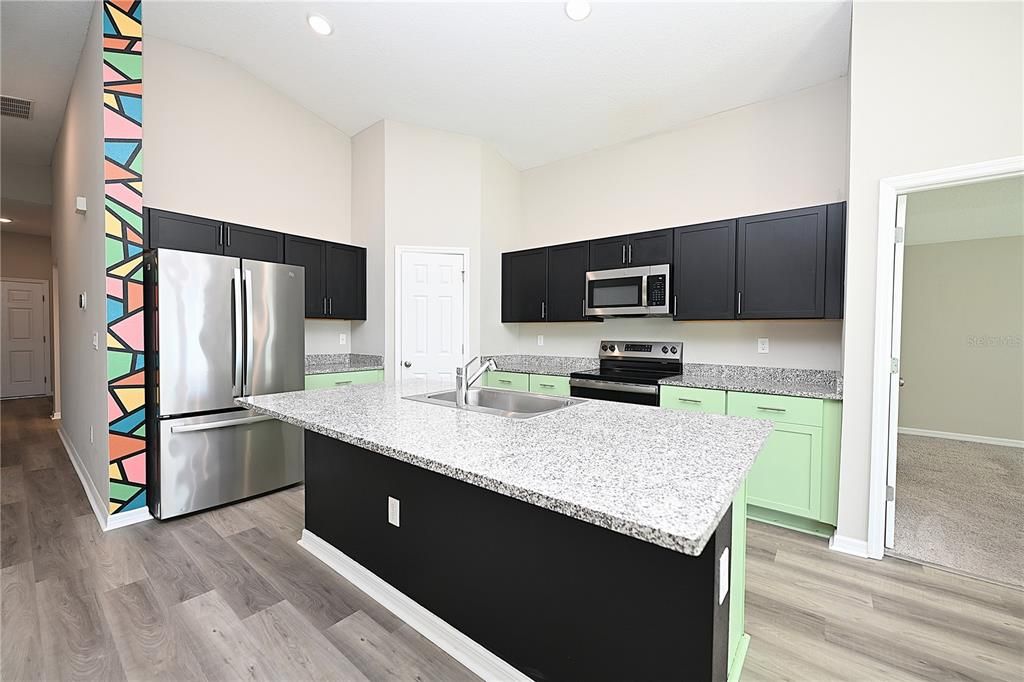 For Rent: $2,495 (4 beds, 2 baths, 1850 Square Feet)