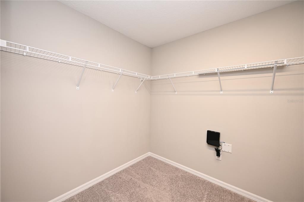 For Rent: $2,495 (4 beds, 2 baths, 1850 Square Feet)