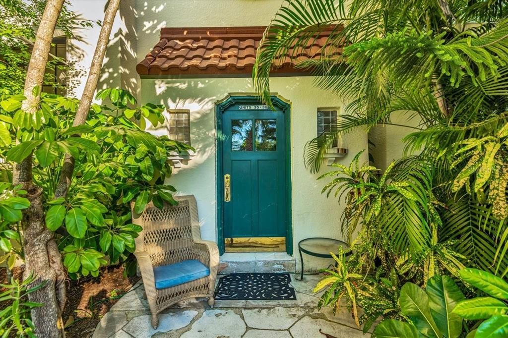 For Sale: $170,000 (0 beds, 1 baths, 364 Square Feet)