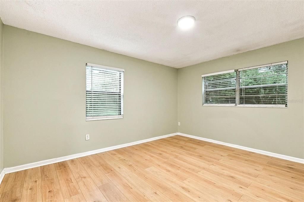 В аренду: $1,775 (3 спален, 2 ванн, 1044 Квадратных фут)