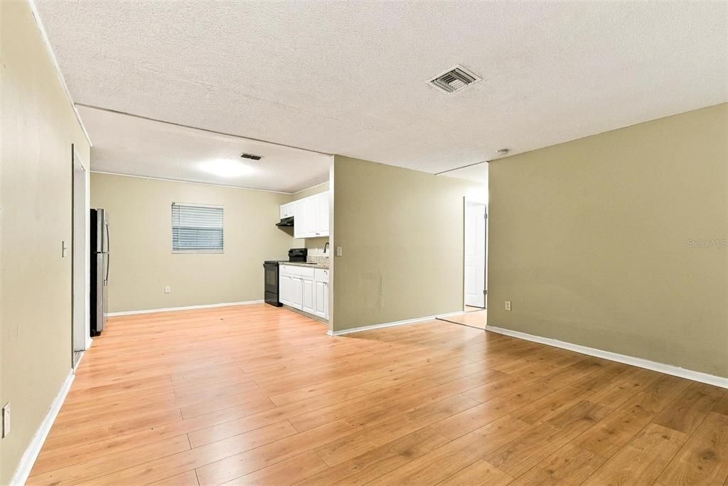 В аренду: $1,775 (3 спален, 2 ванн, 1044 Квадратных фут)
