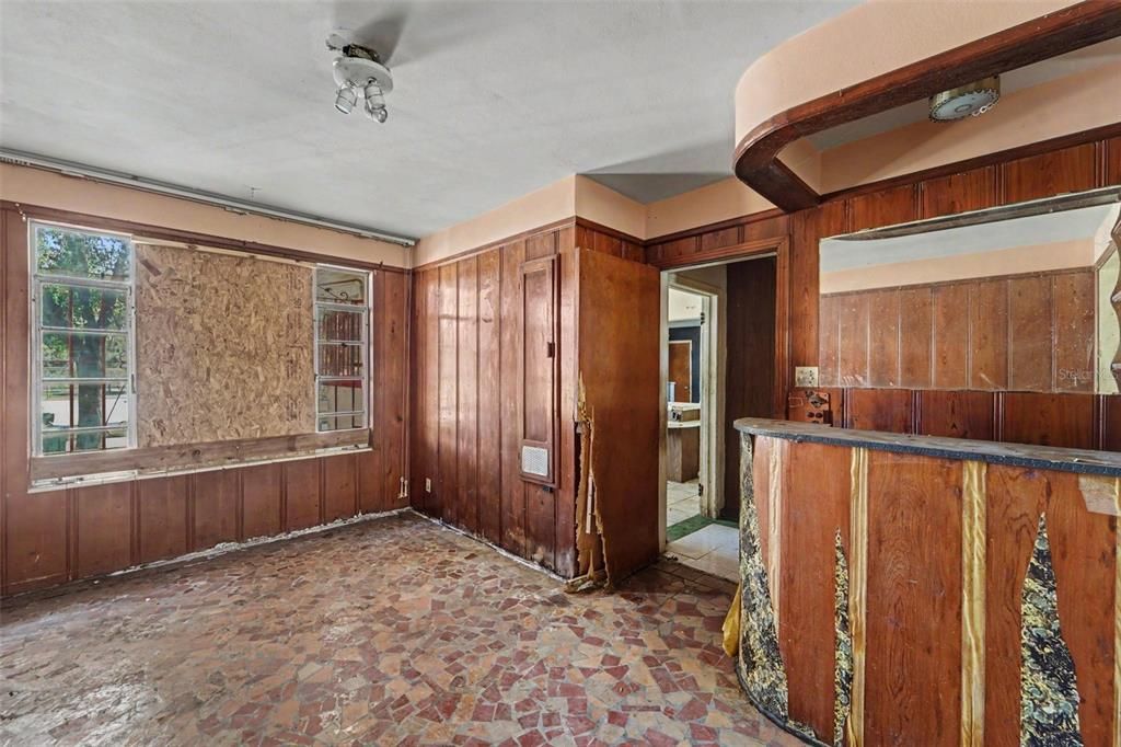 На продажу: $204,950 (5 спален, 2 ванн, 2115 Квадратных фут)