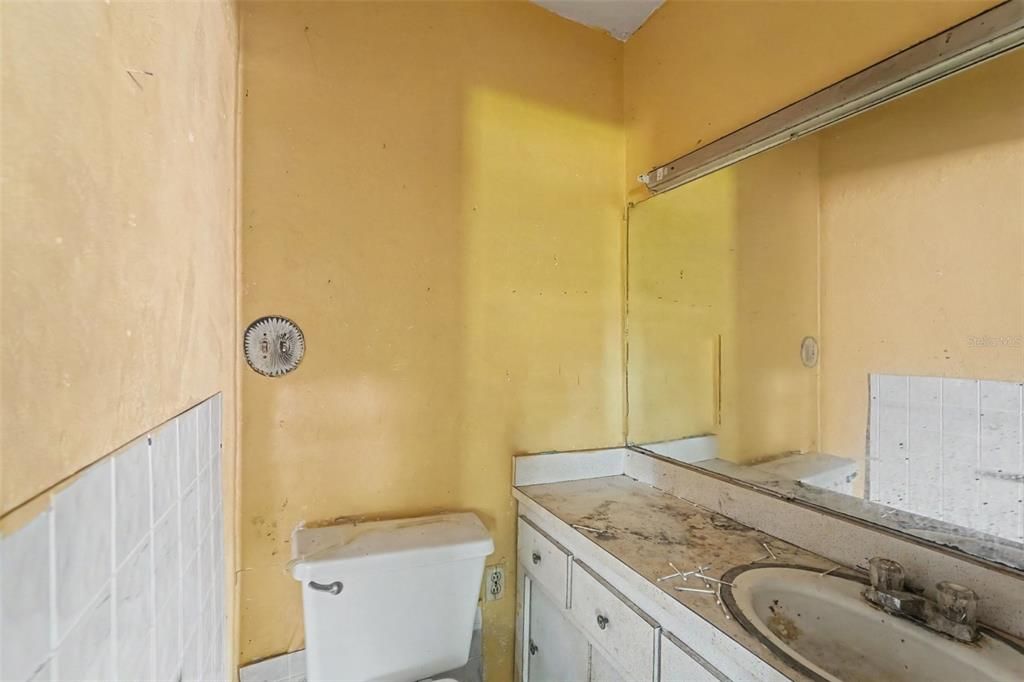 На продажу: $204,950 (5 спален, 2 ванн, 2115 Квадратных фут)