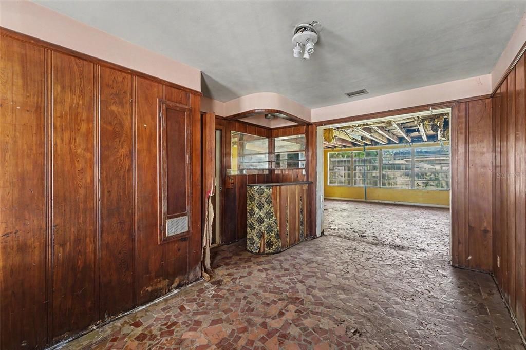 На продажу: $204,950 (5 спален, 2 ванн, 2115 Квадратных фут)