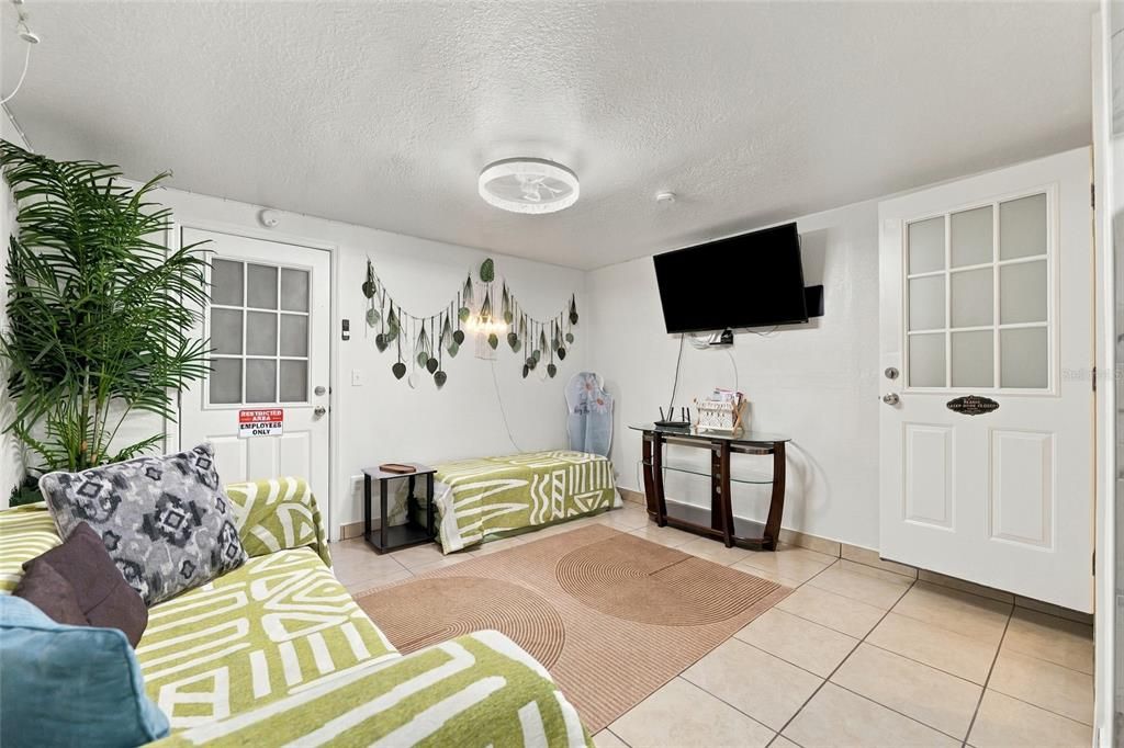 En Venta: $509,900 (5 camas, 3 baños, 2978 Pies cuadrados)