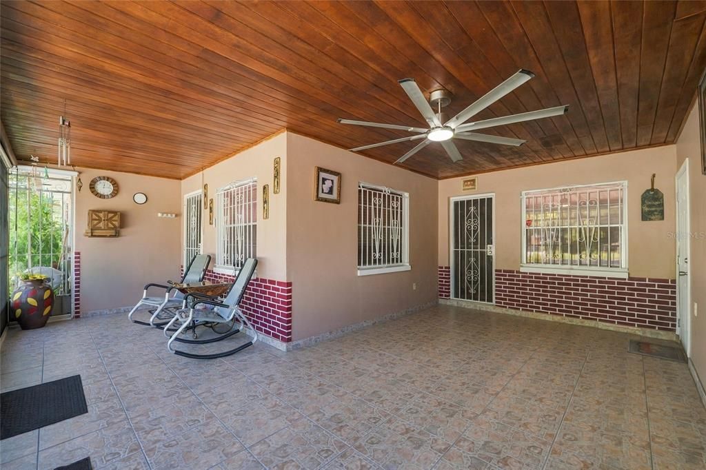En Venta: $509,900 (5 camas, 3 baños, 2978 Pies cuadrados)