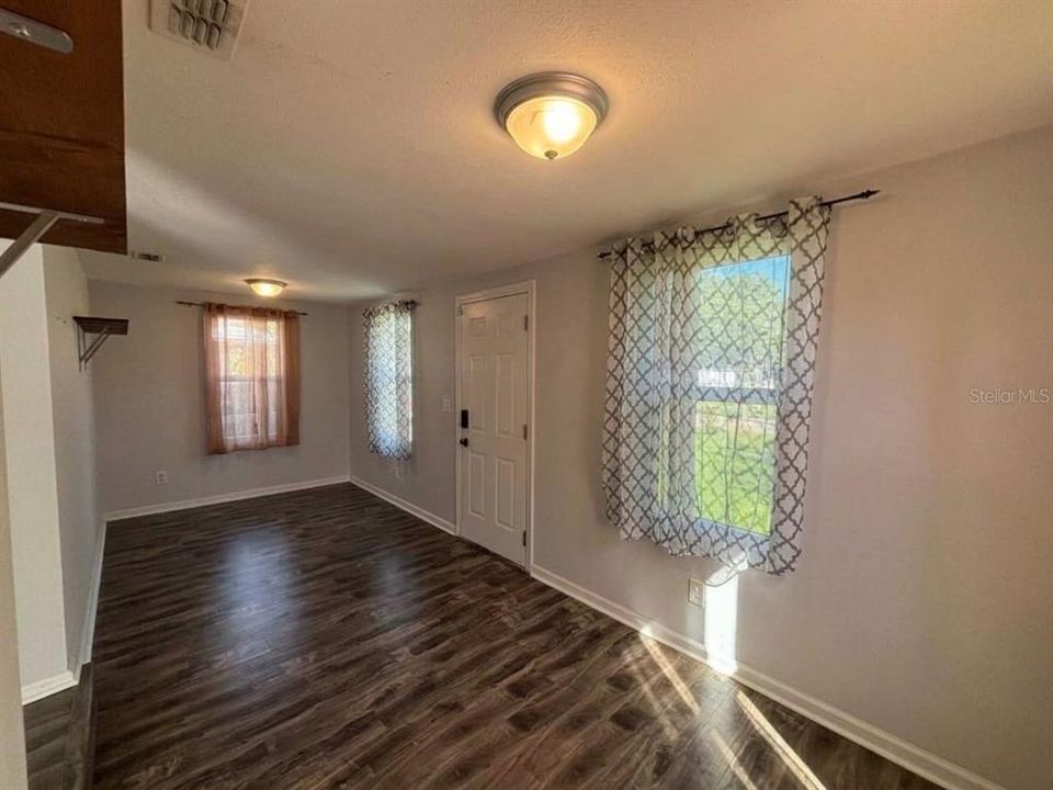 В аренду: $1,500 (2 спален, 1 ванн, 760 Квадратных фут)