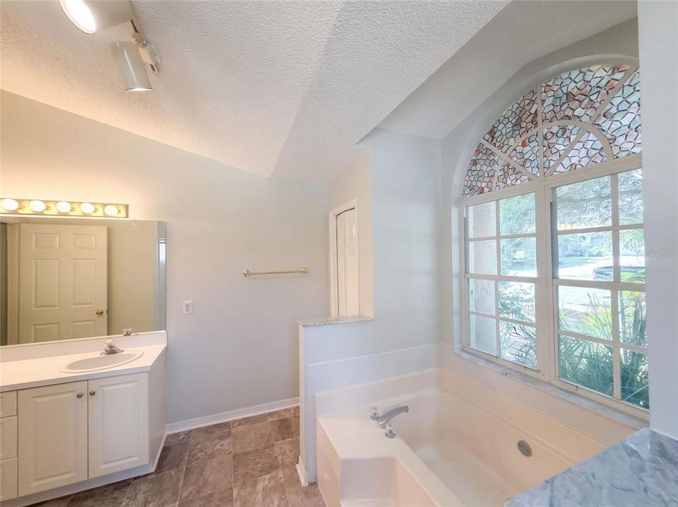 En Venta: $380,000 (3 camas, 2 baños, 1810 Pies cuadrados)