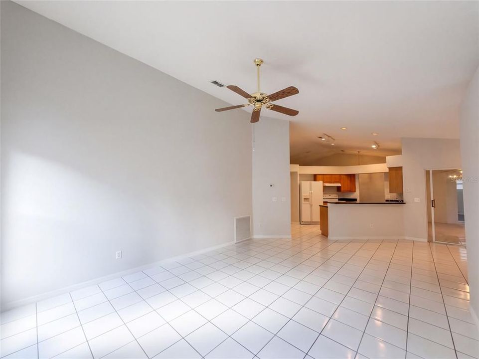 En Venta: $380,000 (3 camas, 2 baños, 1810 Pies cuadrados)