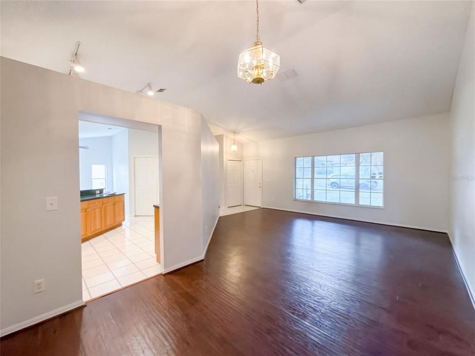 En Venta: $380,000 (3 camas, 2 baños, 1810 Pies cuadrados)