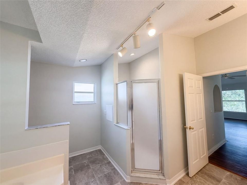 En Venta: $380,000 (3 camas, 2 baños, 1810 Pies cuadrados)