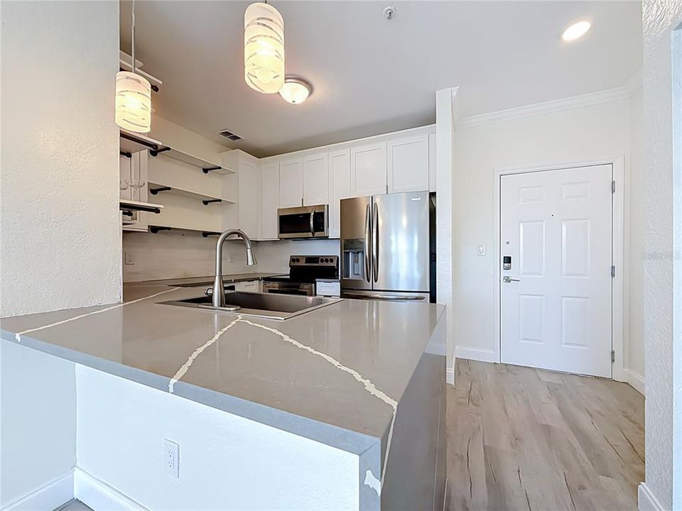 For Sale: $294,900 (2 beds, 2 baths, 968 Square Feet)