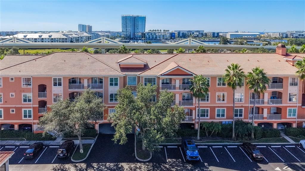 For Sale: $294,900 (2 beds, 2 baths, 968 Square Feet)