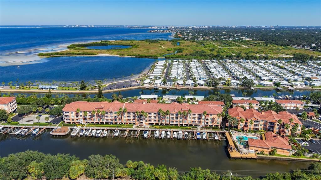 For Sale: $294,900 (2 beds, 2 baths, 968 Square Feet)