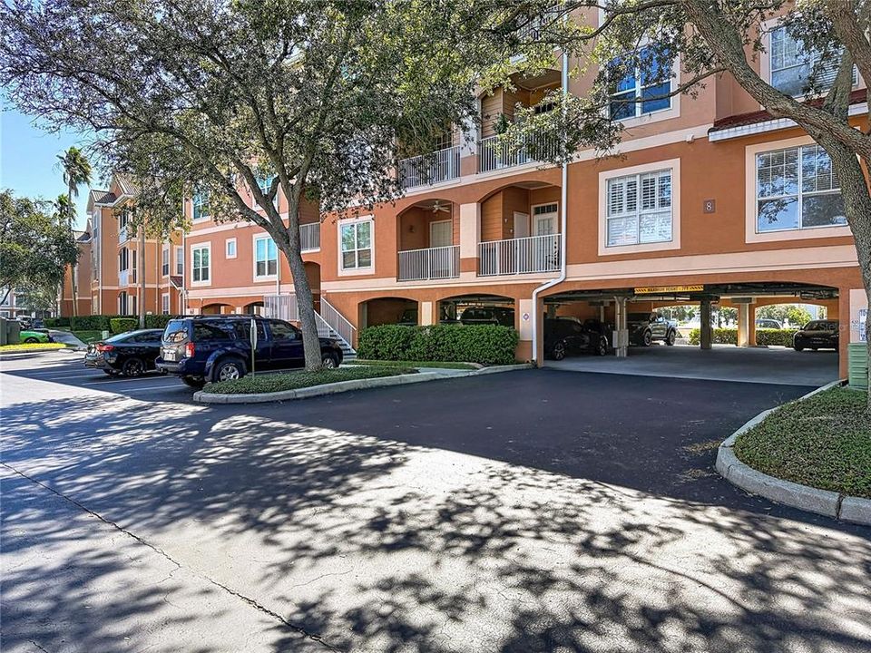 For Sale: $294,900 (2 beds, 2 baths, 968 Square Feet)