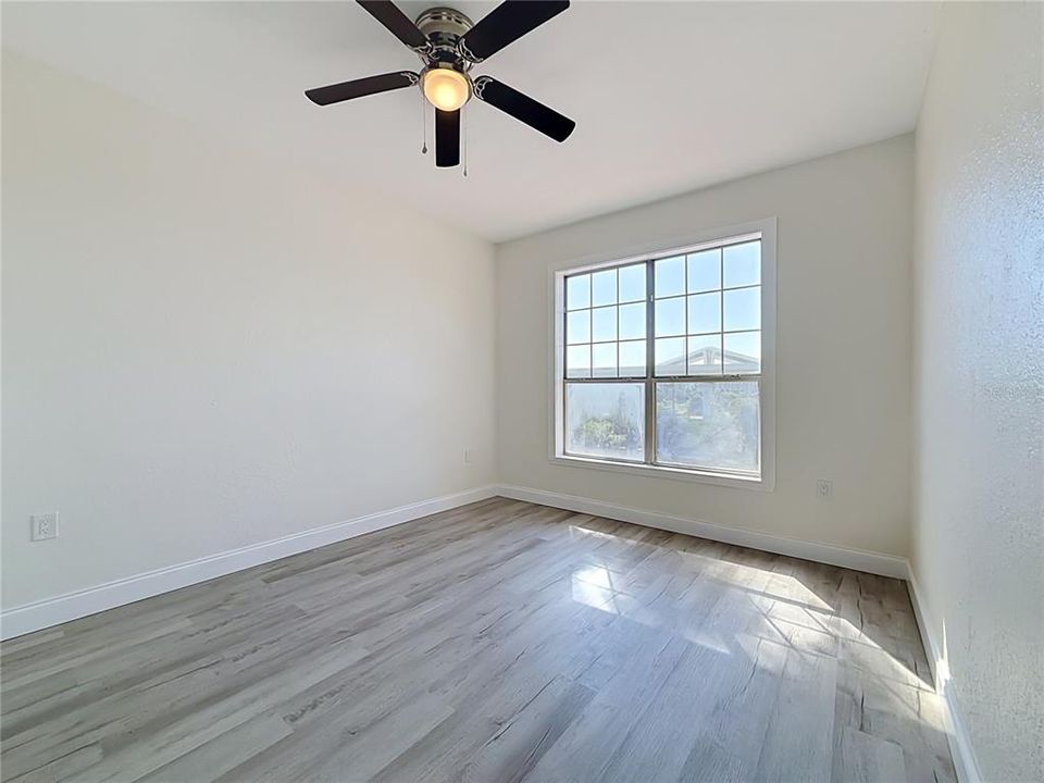 For Sale: $294,900 (2 beds, 2 baths, 968 Square Feet)