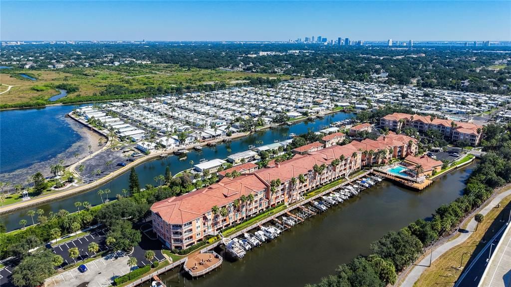 For Sale: $294,900 (2 beds, 2 baths, 968 Square Feet)