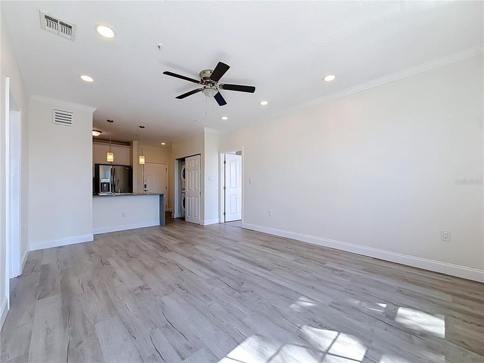 For Sale: $294,900 (2 beds, 2 baths, 968 Square Feet)
