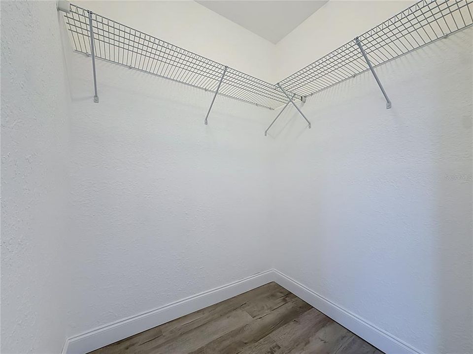 For Sale: $294,900 (2 beds, 2 baths, 968 Square Feet)