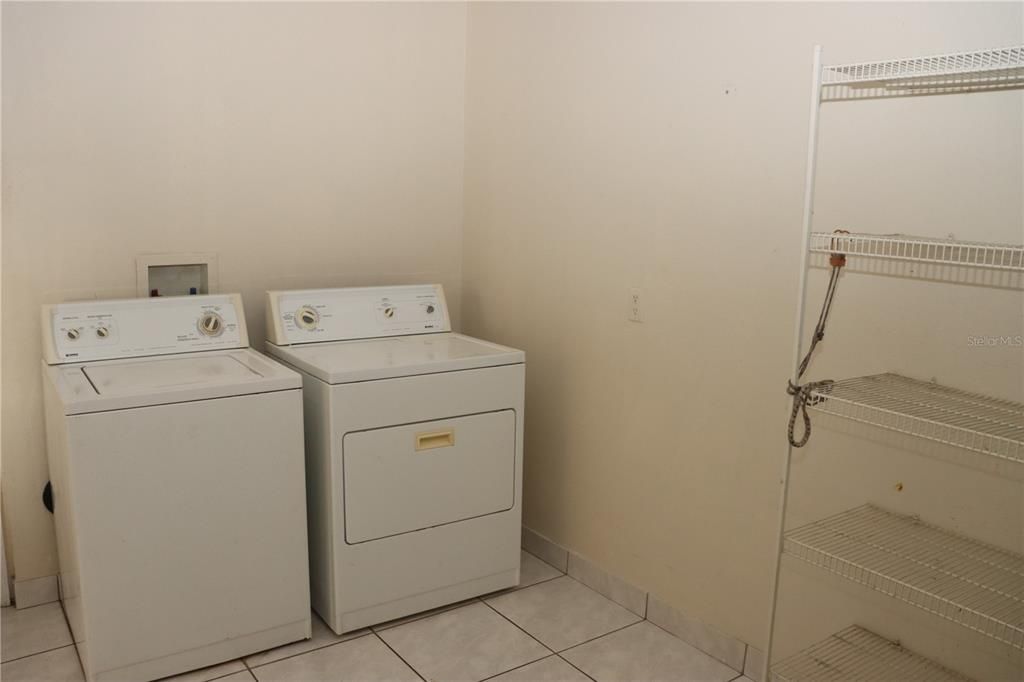 В аренду: $2,200 (3 спален, 2 ванн, 2279 Квадратных фут)