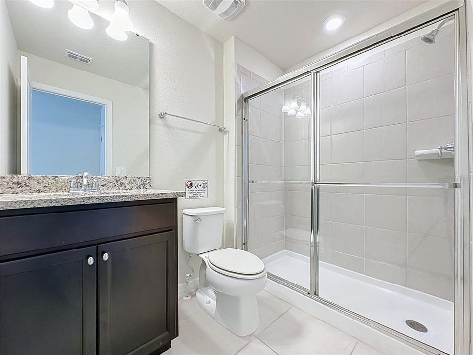 На продажу: $459,900 (5 спален, 4 ванн, 2240 Квадратных фут)