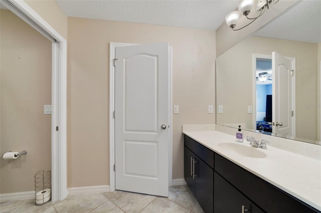 For Sale: $640,000 (4 beds, 4 baths, 3953 Square Feet)
