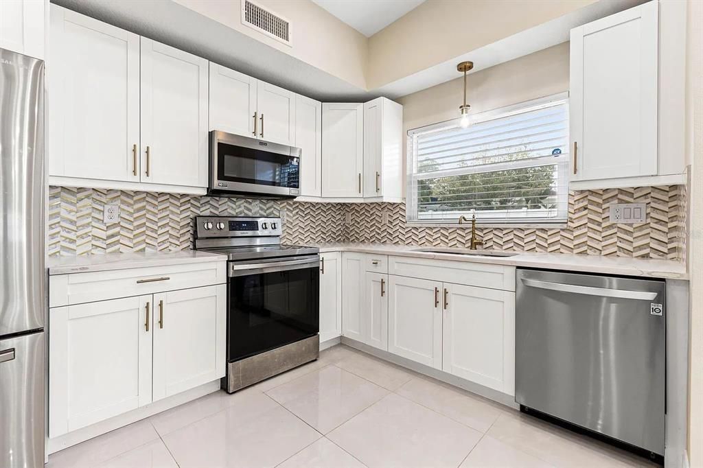 For Rent: $2,795 (3 beds, 2 baths, 1347 Square Feet)