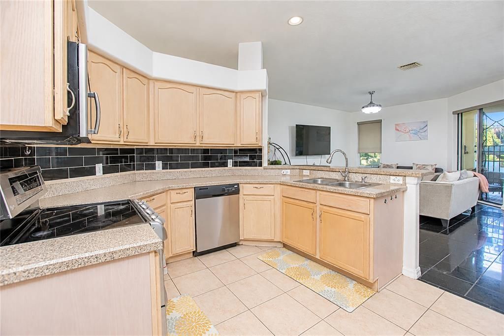 En Venta: $365,000 (3 camas, 2 baños, 1839 Pies cuadrados)