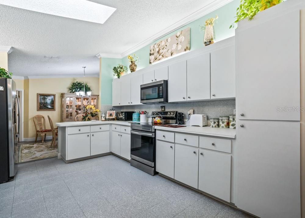 En Venta: $345,000 (2 camas, 2 baños, 1858 Pies cuadrados)