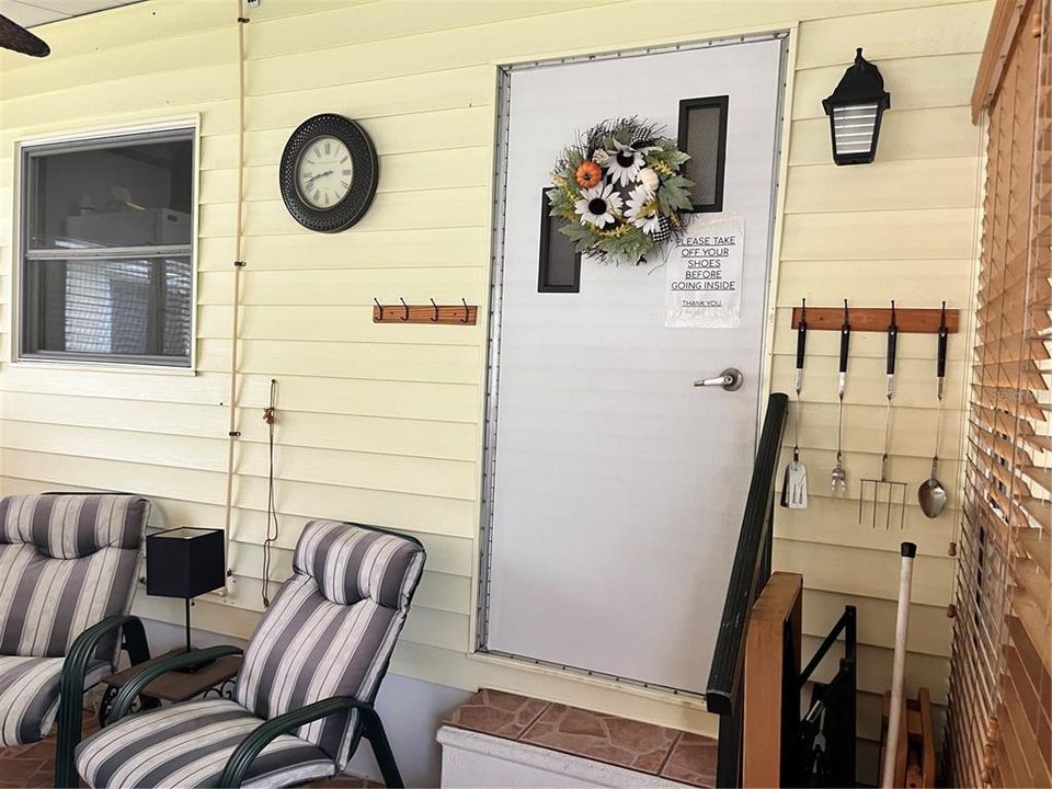 For Sale: $105,000 (3 beds, 2 baths, 720 Square Feet)