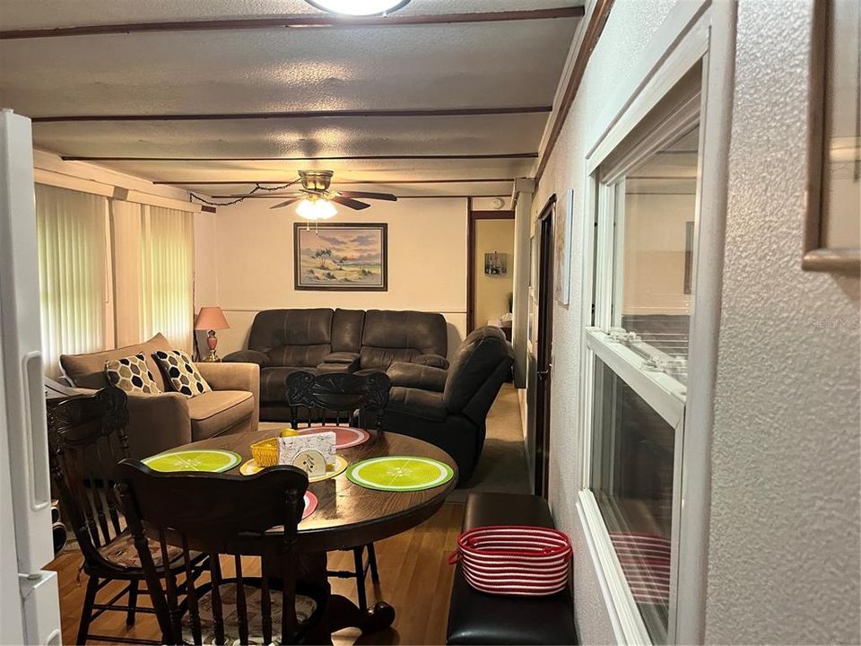 For Sale: $105,000 (3 beds, 2 baths, 720 Square Feet)