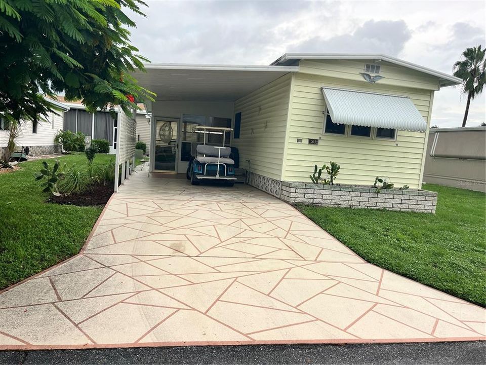 For Sale: $105,000 (3 beds, 2 baths, 720 Square Feet)