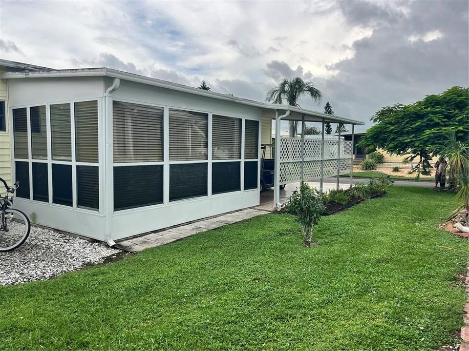 For Sale: $105,000 (3 beds, 2 baths, 720 Square Feet)
