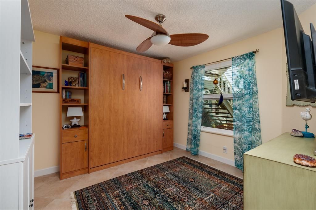 En Venta: $395,000 (2 camas, 2 baños, 1075 Pies cuadrados)