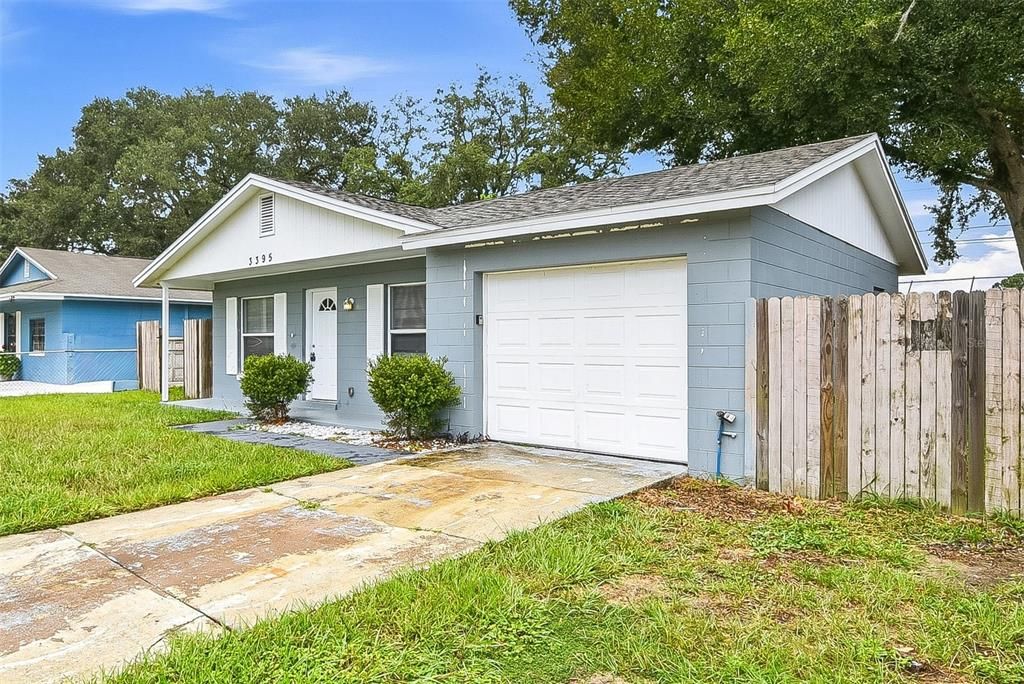 For Rent: $1,800 (3 beds, 1 baths, 988 Square Feet)