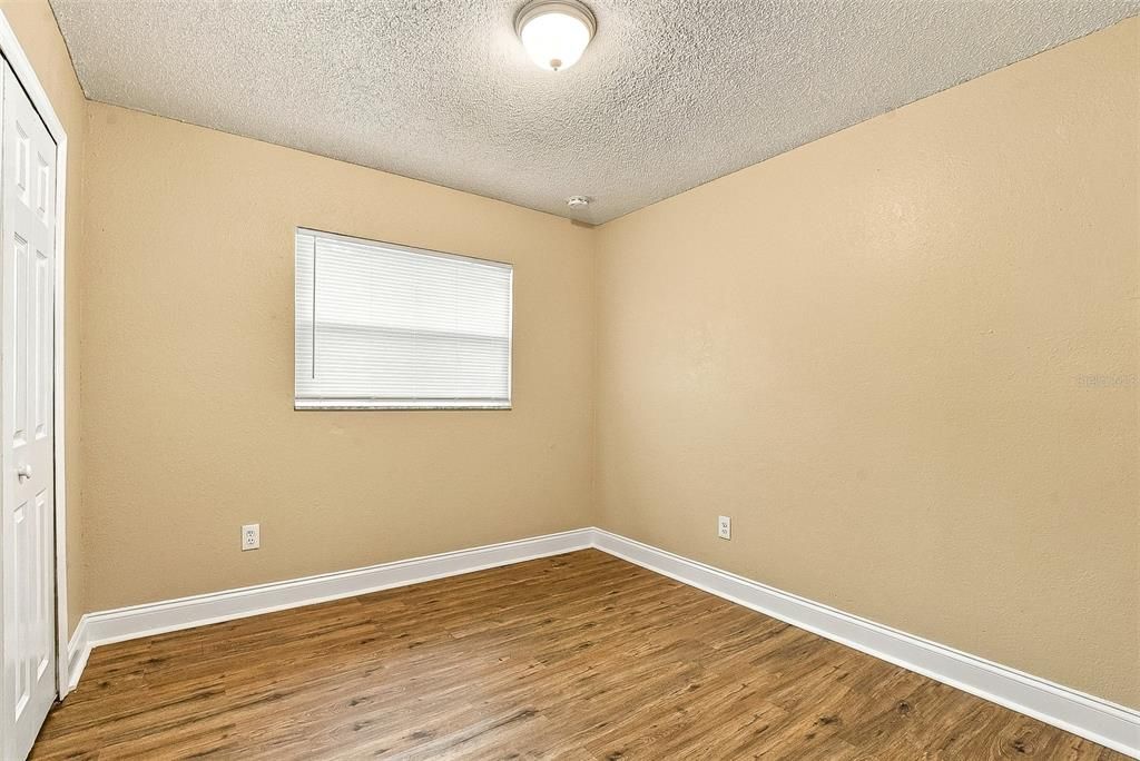 For Rent: $1,800 (3 beds, 1 baths, 988 Square Feet)
