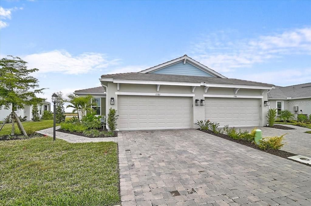 For Sale: $469,000 (2 beds, 2 baths, 1530 Square Feet)