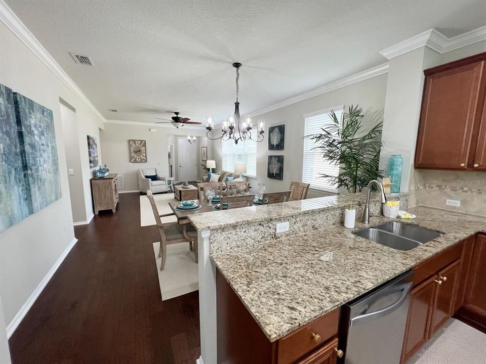 En Venta: $349,000 (3 camas, 2 baños, 1437 Pies cuadrados)