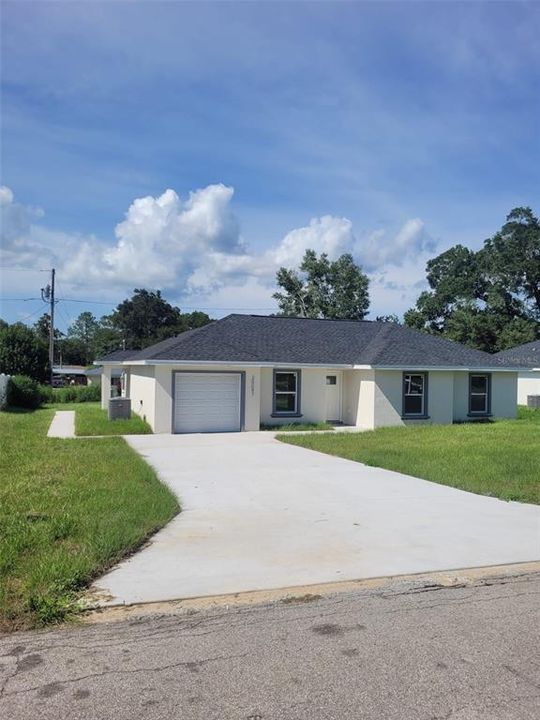 For Sale: $330,000 (4 beds, 3 baths, 1766 Square Feet)